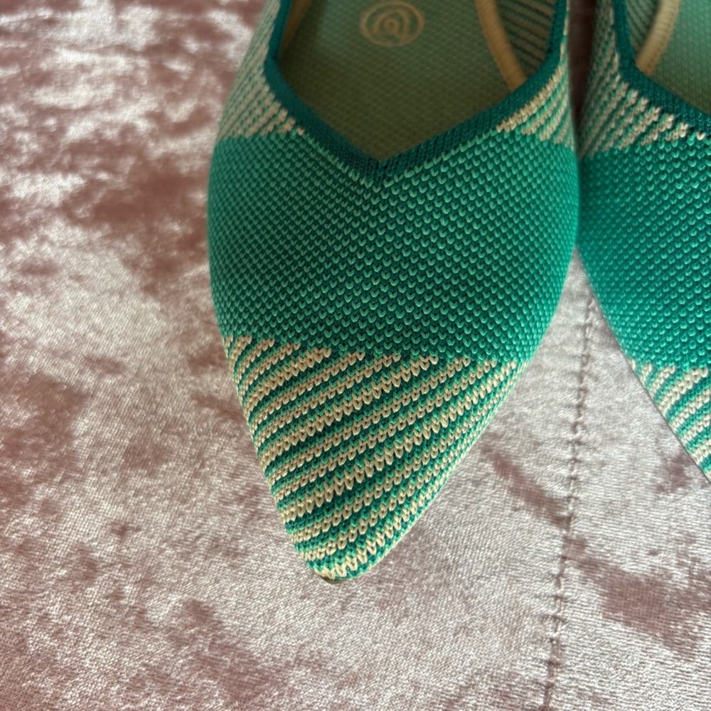 Aqua Blue/Green and Cream Pointed Rothy’s size 8 - Picture 9 of 10